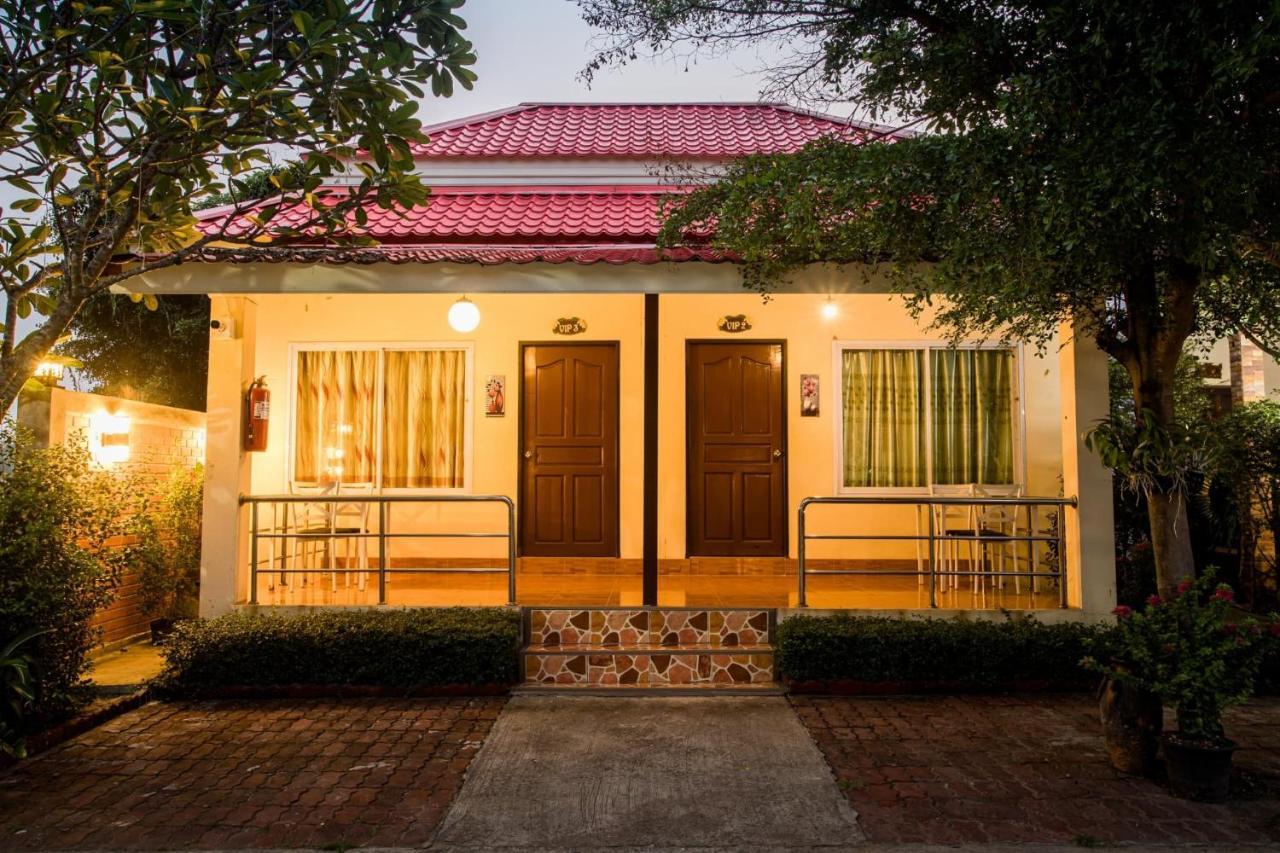 Pennaung Resort Bueng Kan Extérieur photo